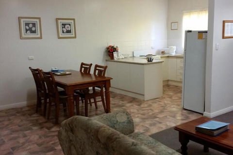 About Town Cottages - Sydney 4u 3