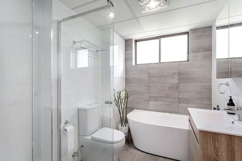 Victory Court Unit 1 / 3 7 Columbia Close - Sydney 4u 5