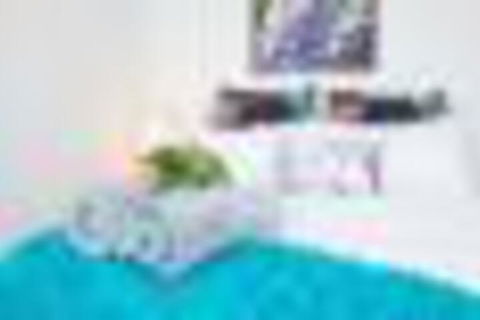 GUSTAVs THE KISS 2Bed Brisbane CBD Netflix - Sydney 4u 4