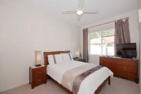 2 Bedroom Apartment Kiah Unit 16 / 53 Victoria Parade - Sydney 4u 1