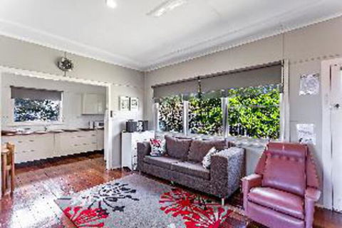 1 Bedroom House Government Road No. 102 PET FRIENDLY - Accommodation Sydney 1
