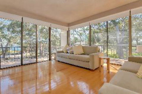 2 Bedroom Apartment Magnus Gardens Unit 15 - Accommodation Sydney 0