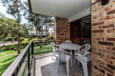 3 Bedroom Apartment Bay Parklands Unit 65 / 2 Gowrie Avenue - Accommodation Sydney 1