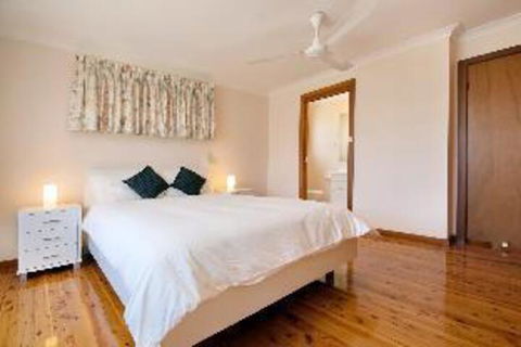 3 Bedroom House Nelson Street PET FRIENDLY - Accommodation Sydney 2