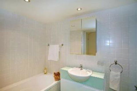 2 Bedroom Apartment Bayview Apartments Unit 7 - Accommodation Sydney 2