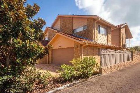 3 Bedroom Villa Moy At Nelson Bay 2 / 30 Thurlow Avenue FREE WIFI - Accommodation Sydney 2