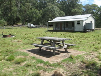 Brackens Hut - Sydney 4u 6