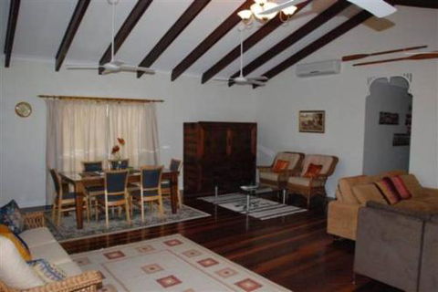 Appian Beach House - Accommodation Sydney 4