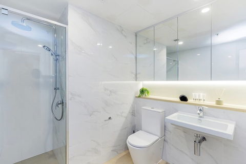 SKY Heart Of BNE City 2bed APT Pool& Gym Qbn222-18 - Sydney 4u 5
