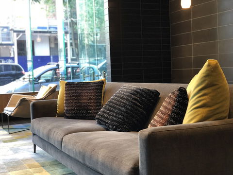 Comfy 2-Bedroom Apartment Level 5 - Sydney 4u 2