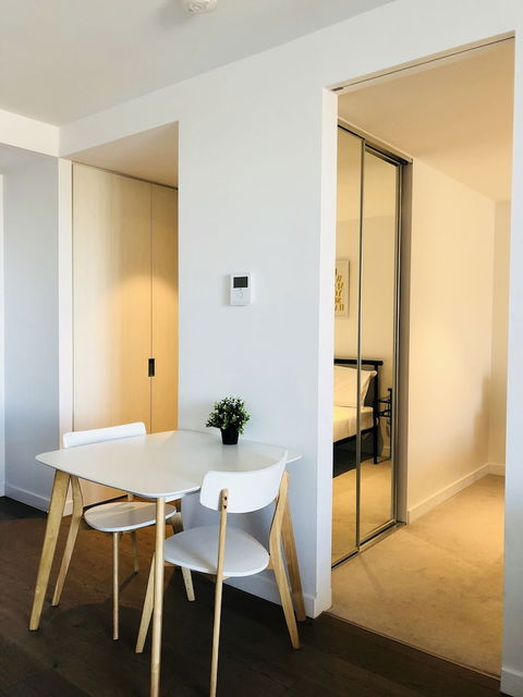 Comfy 2-Bedroom Apartment Level 5 - Sydney 4u 3