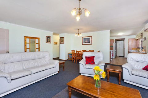 1 / 10 Marvel Street Byron Bay - Accommodation Sydney 5