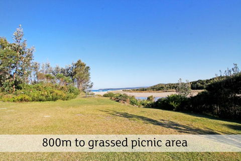 Sea Shell Chalet At Berrara Chalet - Accommodation Sydney 5