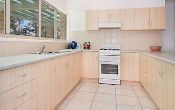 Orchid Beach Apartments - Sydney 4u 1