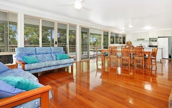 Orchid Beach Apartments - Sydney 4u 2