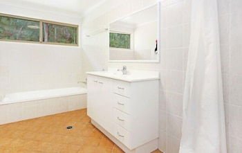 Orchid Beach Apartments - Sydney 4u 3