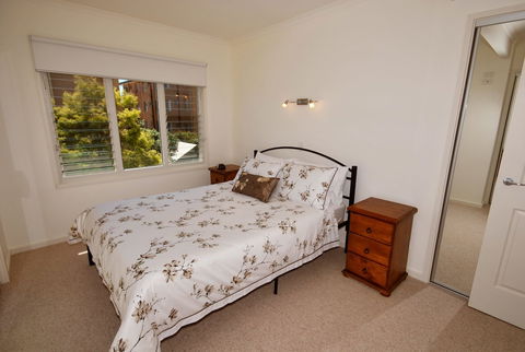 Florida Unit 4 Shoal Bay - Sydney 4u 4