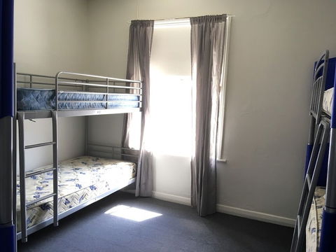 Shingos Backpackers - Accommodation Sydney 6