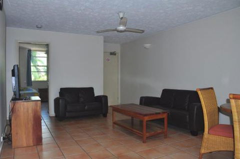 32 / 15 Rainbow Shores Unit Overlooking Bushland With Shared Swimming Pool Spa & Tennis Court - Sydney 4u 4