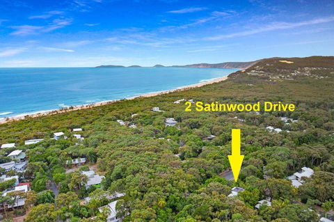 2 Satinwood Drive Rainbow Shores Executive Level Beach House Pool Walk To Beach - Sydney 4u 3