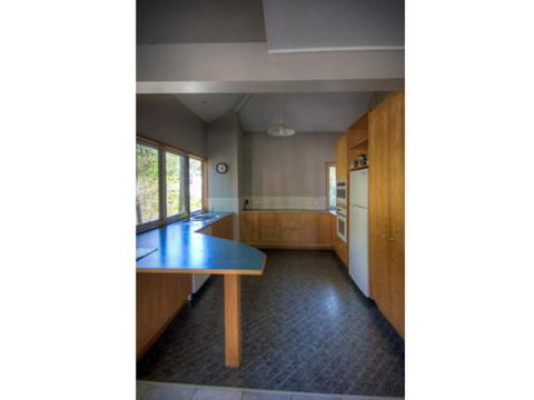 6 Satinwood Drive Rainbow Shores Stylish Beach House Free WiFi - Sydney 4u 5
