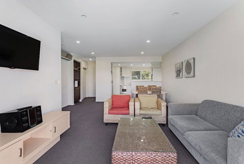 Pacific Blue Apartment 244 / 265 Sandy Point Rd - Sydney 4u 5