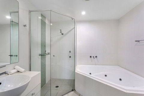 Pacific Blue Apartment 244 / 265 Sandy Point Rd - Sydney 4u 2