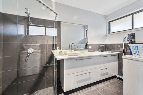 Lake Escape On Pool Avenue - Accommodation Sydney 3