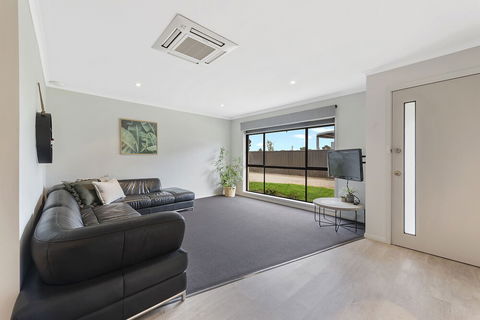 Lake Escape On Pool Avenue - Accommodation Sydney 1