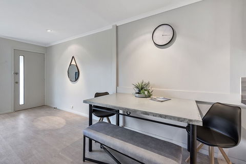 Lake Escape On Pool Avenue - Accommodation Sydney 4