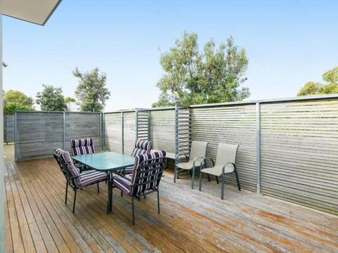 ONE LEVEL At BROADBEACH RESORT - Sydney 4u 1