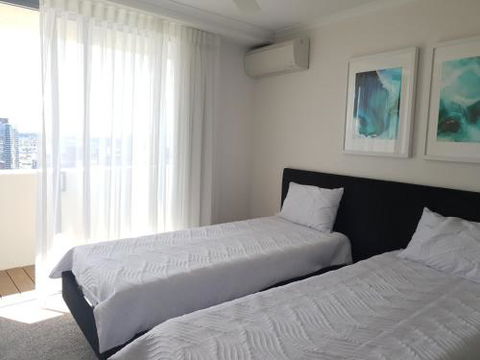 Riverfront Brisbane City - Sydney 4u 3