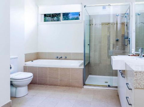 COASTAL SOUL VILLA At BROADBEACH - Accommodation Sydney 4