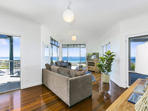 Panoramic Ocean Views In Peregian Beach! 41 Parakeet Cresent - Accommodation Sydney 0