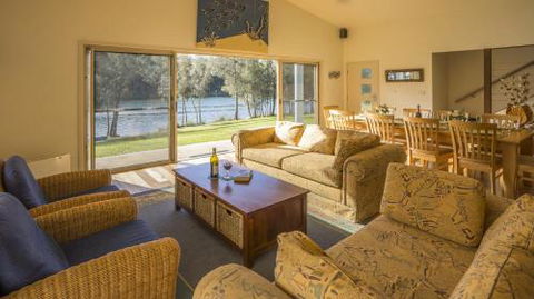 Atlantis On Lake Conjola Sandra St. 1 Lake Conjola - Accommodation Sydney 3