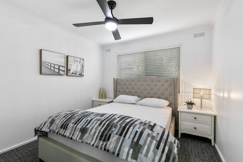 Beauty AND THE Peace - Inlet Side - Accommodation Sydney 3