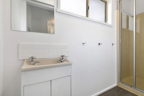 Beauty AND THE Peace - Inlet Side - Accommodation Sydney 0