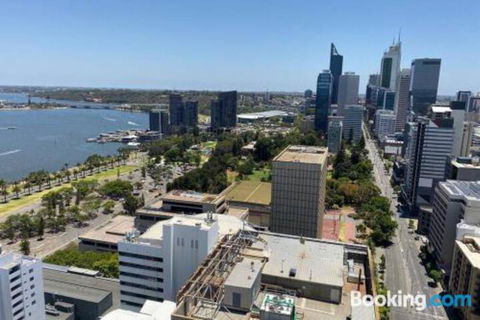 SKY GARDENS SUNSET RIVER VIEW NETFLIX WINE PARKING - Sydney 4u 4