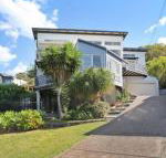 10 Barra Crescent Coolum Beach 500 BOND WIFI walking distance to beach - Accommodation Sydney