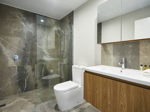 Luxurious 2bed 2bath APT With Parking@southport - Sydney 4u 3