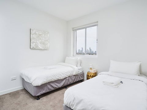 Luxurious 2bed 2bath APT With Parking@southport - Sydney 4u 5