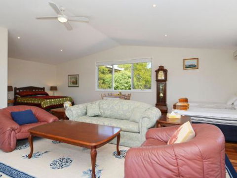 Morisset Waterfront 1bdr Studio Looking Over Trinity Marina - Sydney 4u 0