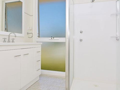Morisset Waterfront 1bdr Studio Looking Over Trinity Marina - Sydney 4u 1