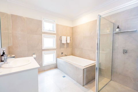 Wagga Apartments 5 - Sydney 4u 3