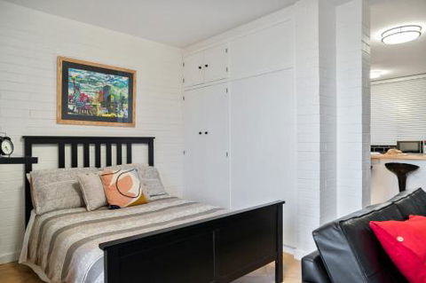 Soho Chic Apartment - Accommodation Sydney 5