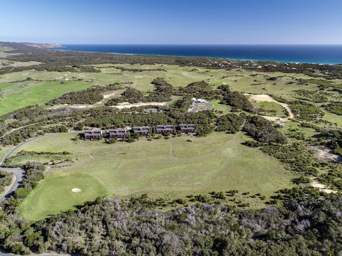 DREW Stay On St. Andrews Top Rated Golf Course - Sydney 4u 2