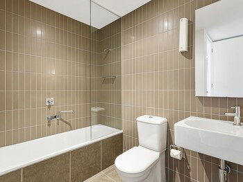 DREW Stay On St. Andrews Top Rated Golf Course - Sydney 4u 6