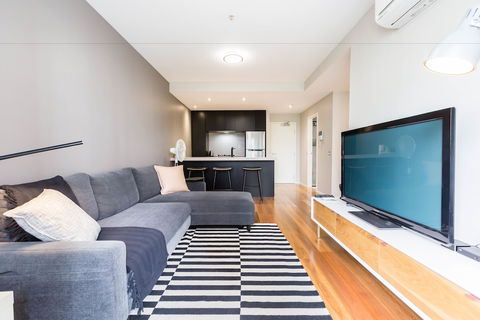 SANDRA, 1BDR Carlton Apartment - Accommodation Sydney 6