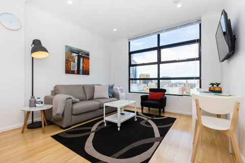 ROLAND, 1BDR Melbourne Apartment - Sydney 4u 4