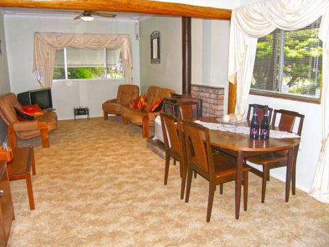 CHAP14C Chapman Cottage - Accommodation Sydney 6